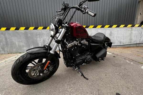 Harley Davidson XL1200X Forty-Eight - 320.000 Kč